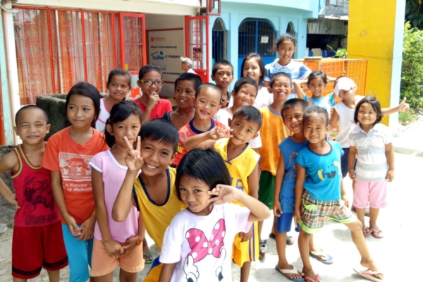 a group of volunteers from Volunteers for the Visayans