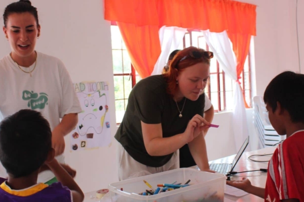 a group of volunteers from Volunteers for the Visayans