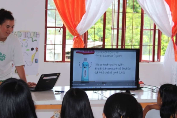 a group of volunteers from Volunteers for the Visayans